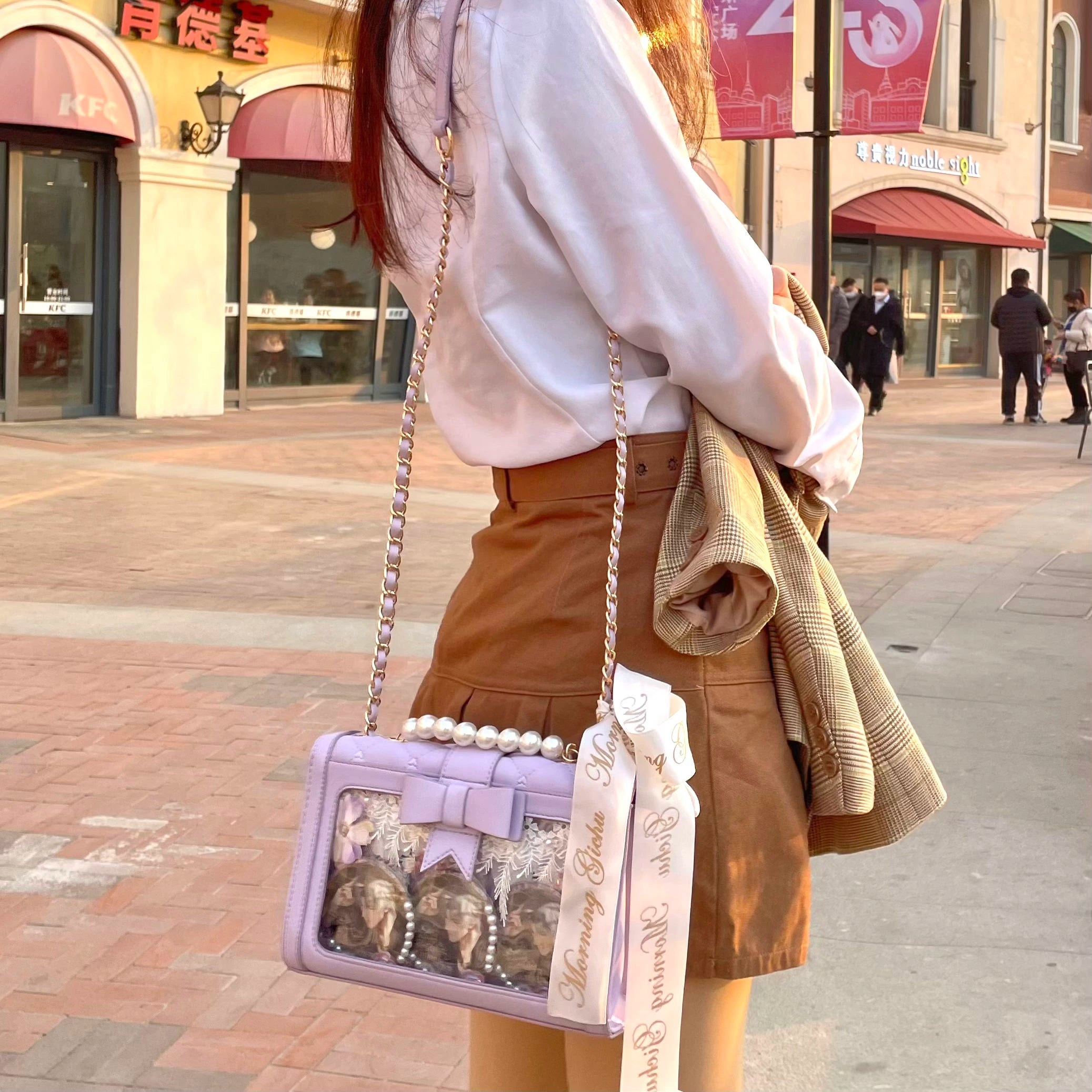 Jirai kei ita shoulder bag material quality showing pu leather and pvc construction details