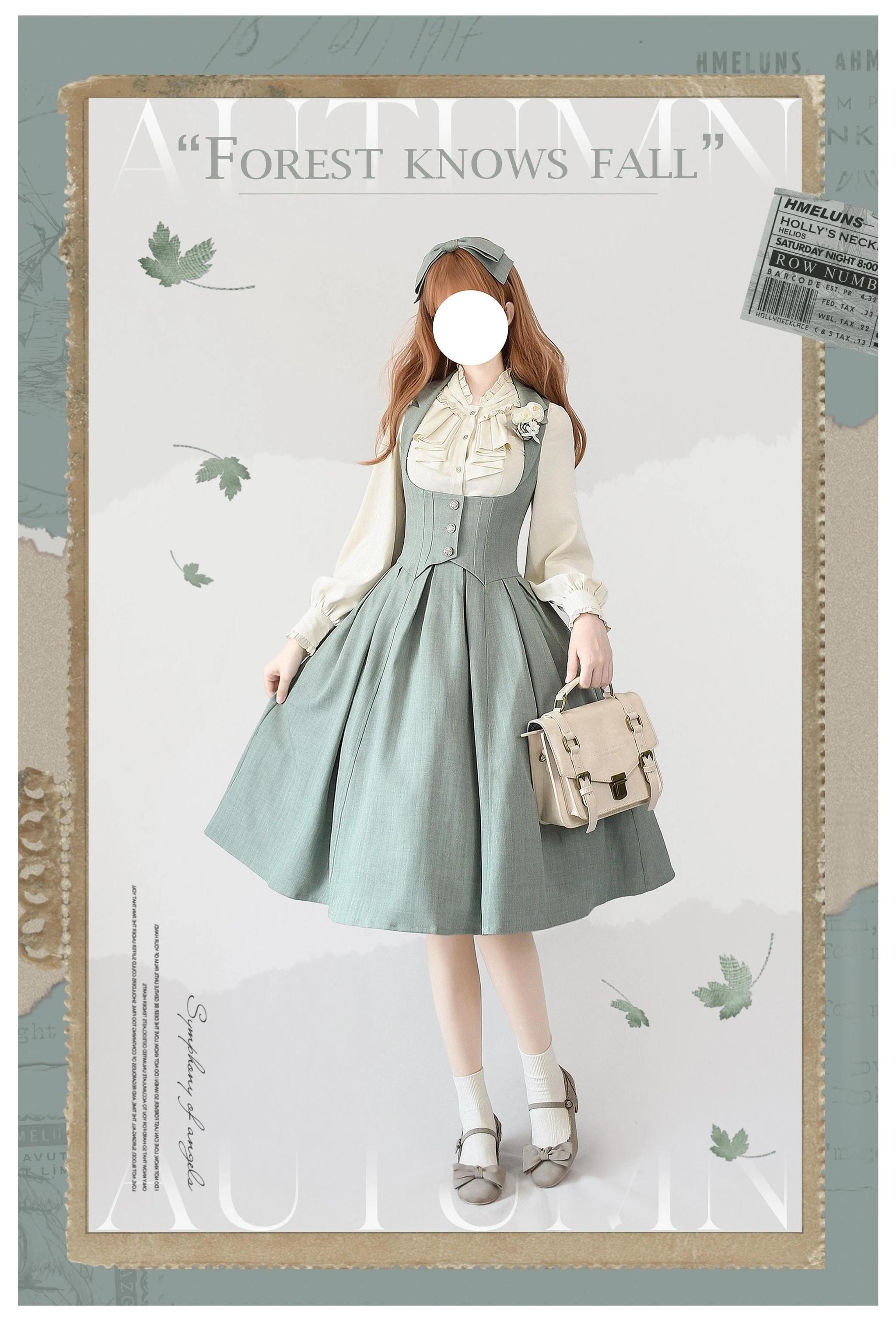 Classic Lolita dress waist detail corset cinching hourglass silhouette fitted construction
