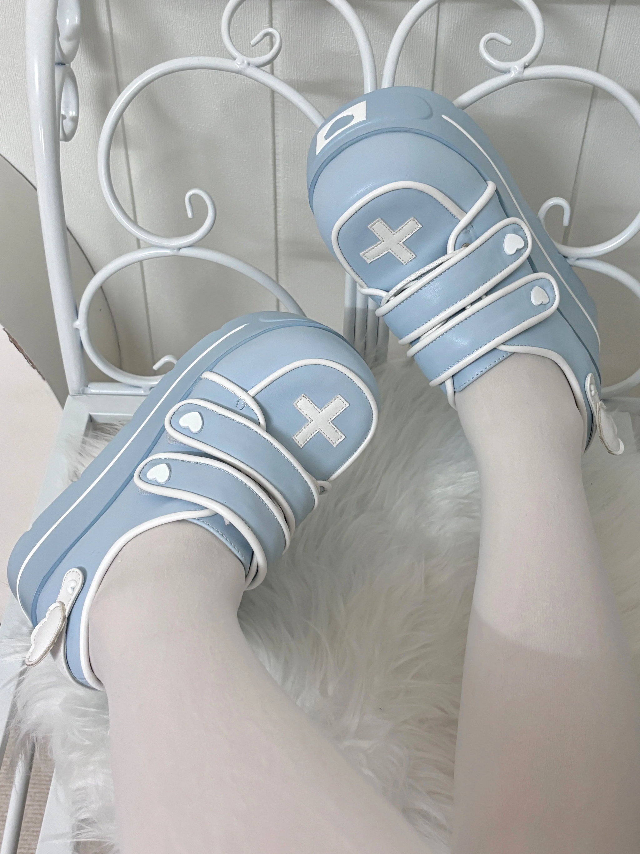 Angel heart platform shoes side profile model view thick platform sole light blue color Jirai Kei footwear detail
