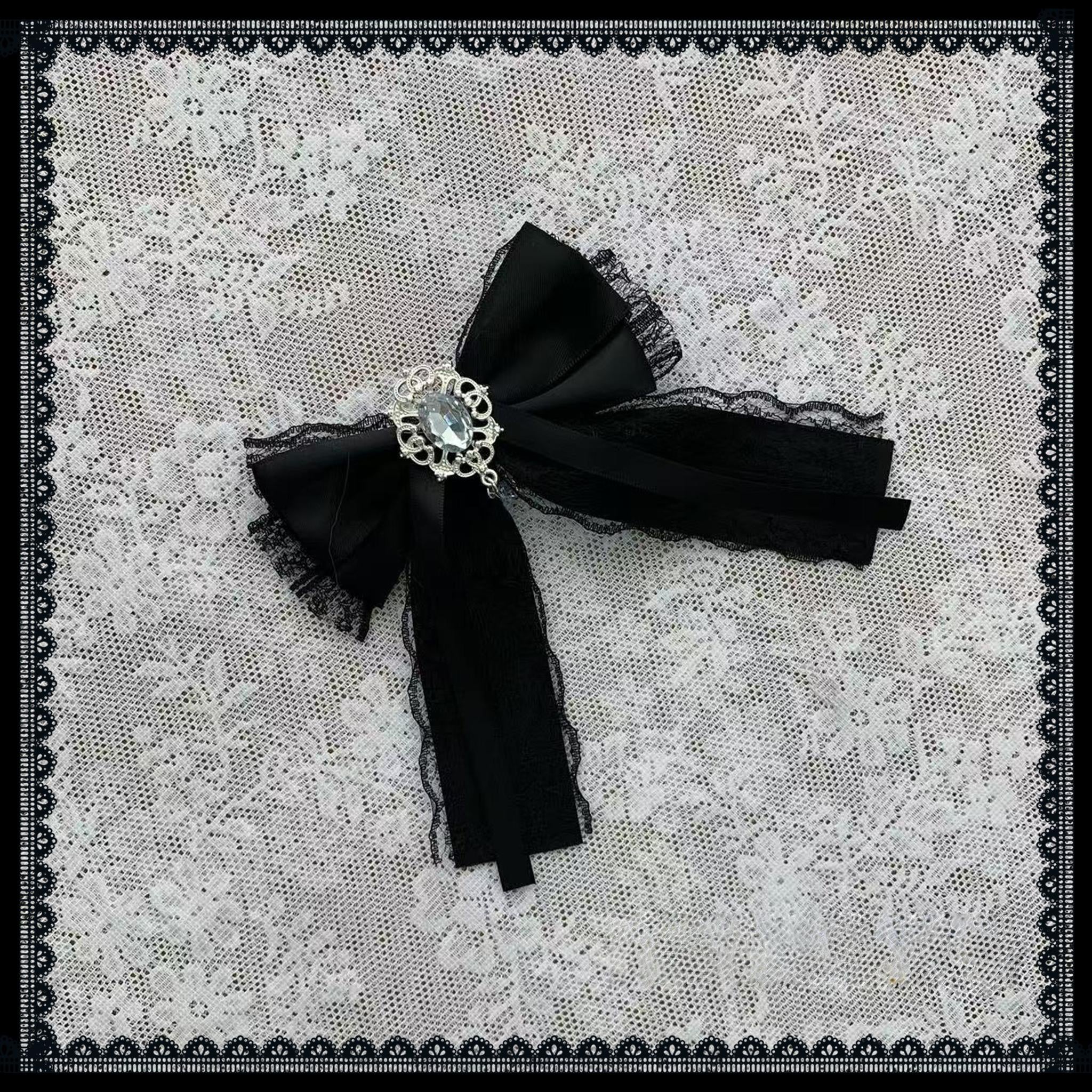 Black-red Jirai Kei choker necklace accent piece edgy aesthetic accessory