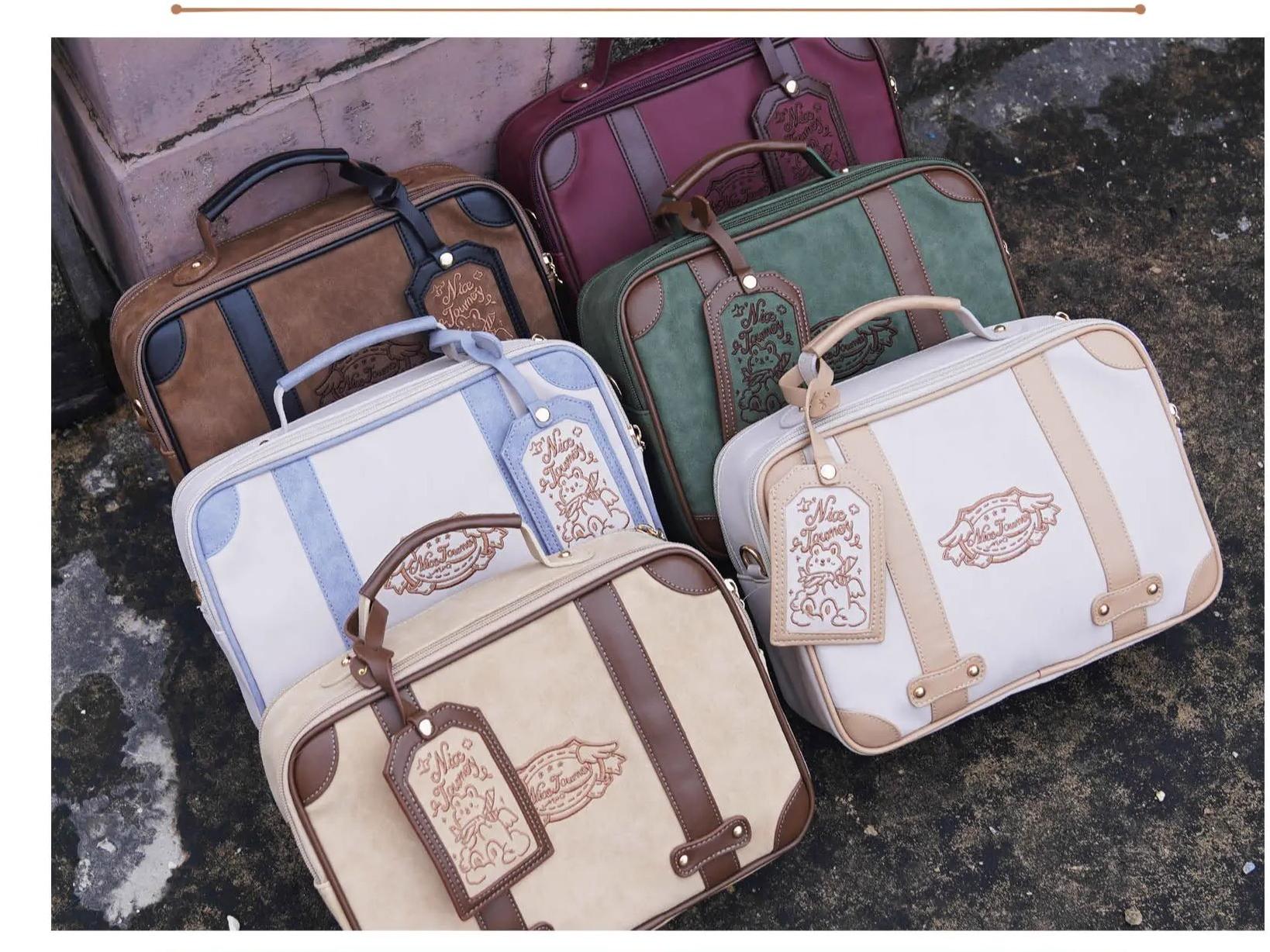 Jirai kei vintage itabag convention event preparation haul accommodation spacious interior collector enthusiast favorite accessory