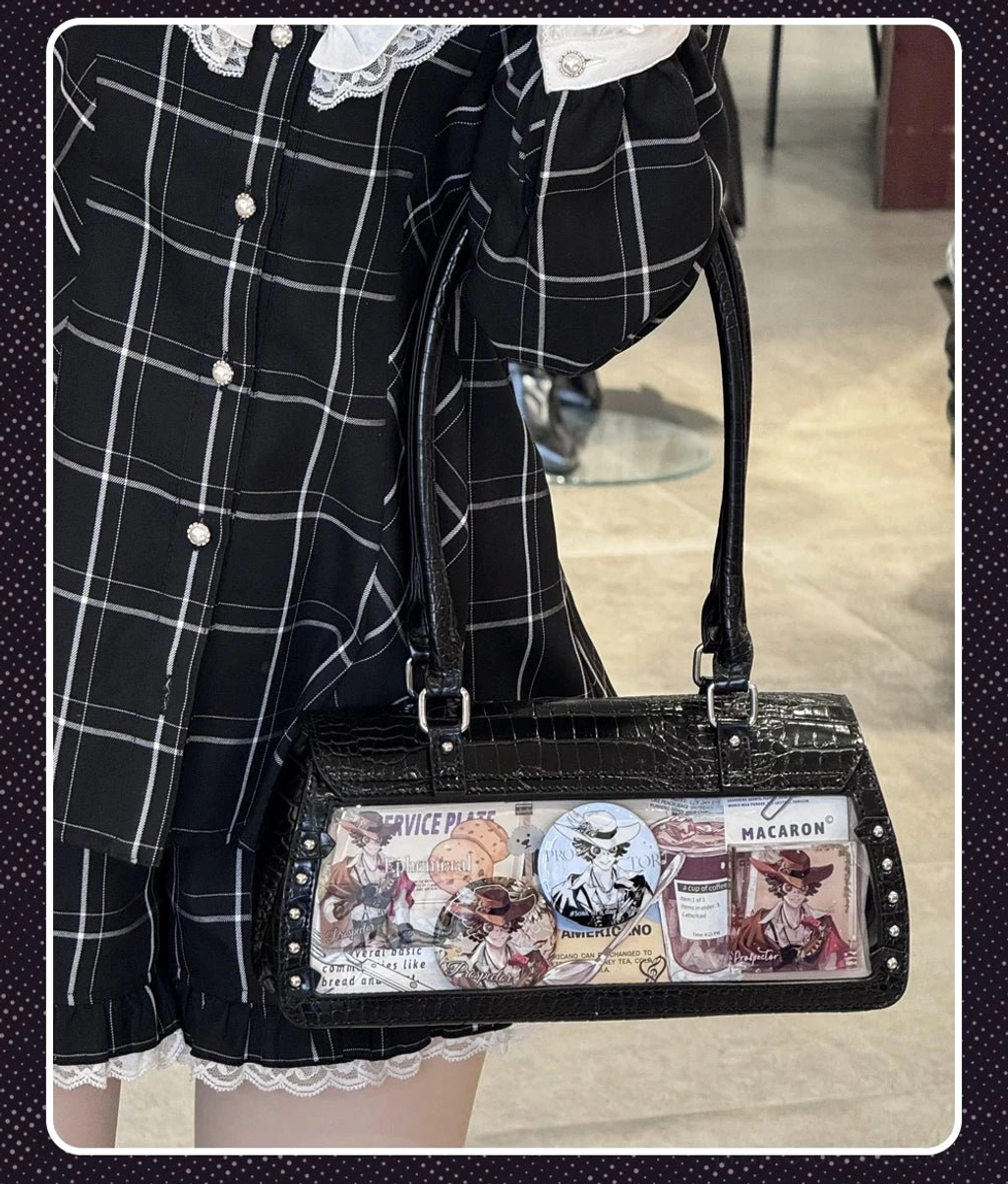 Black croc bat Jirai Kei itabag shoulder carry demonstration with model showing comfortable fit and modern street fashion aesthetic