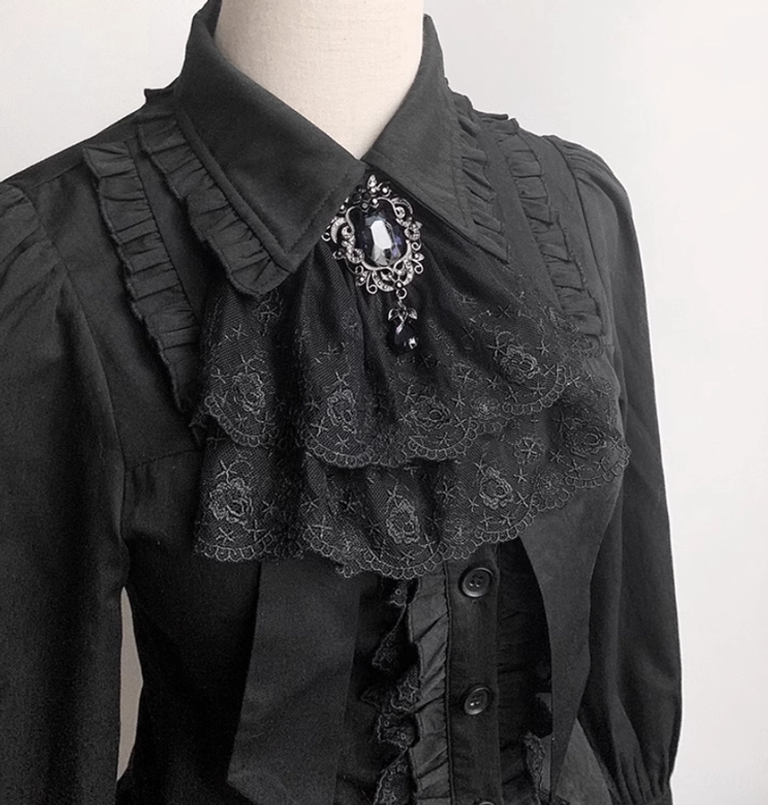 Black Jirai Kei blouse old version puff sleeves lace collar detail front view