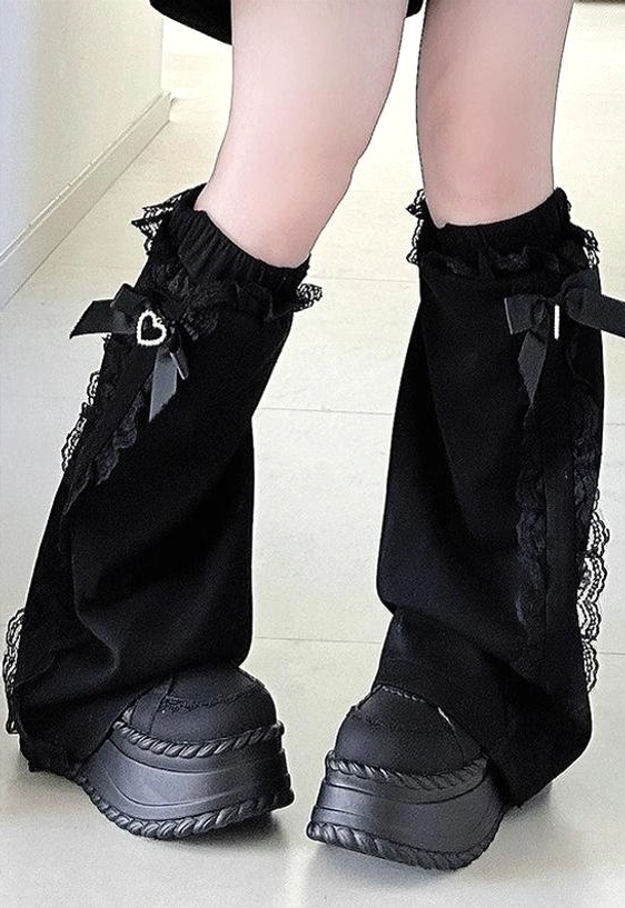 Black Jirai Kei zip-up hoodie paired with ruffled leg warmers showing complete coordinated outfit styling and Jirai Kei aesthetic, full ensemble demonstration