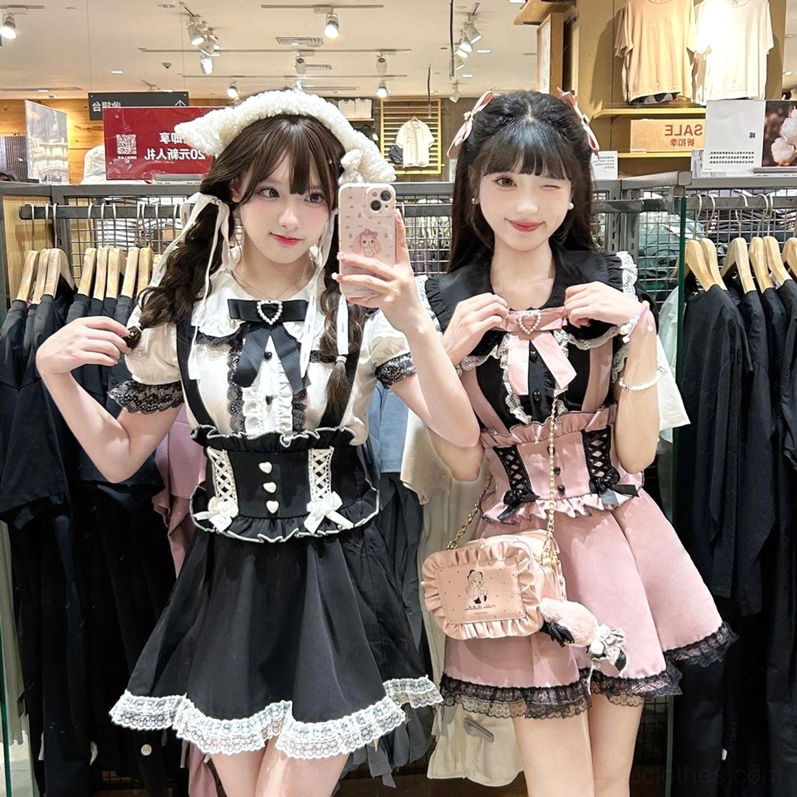 Black jirai kei sweet lace blouse ruffled waist hem elastic fit silhouette styling side view