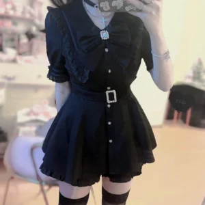 Black Jirai Kei waist-cinching blouse shorts ensemble with jewel brooch bow pearl buttons square buckle indoor mirror selfie