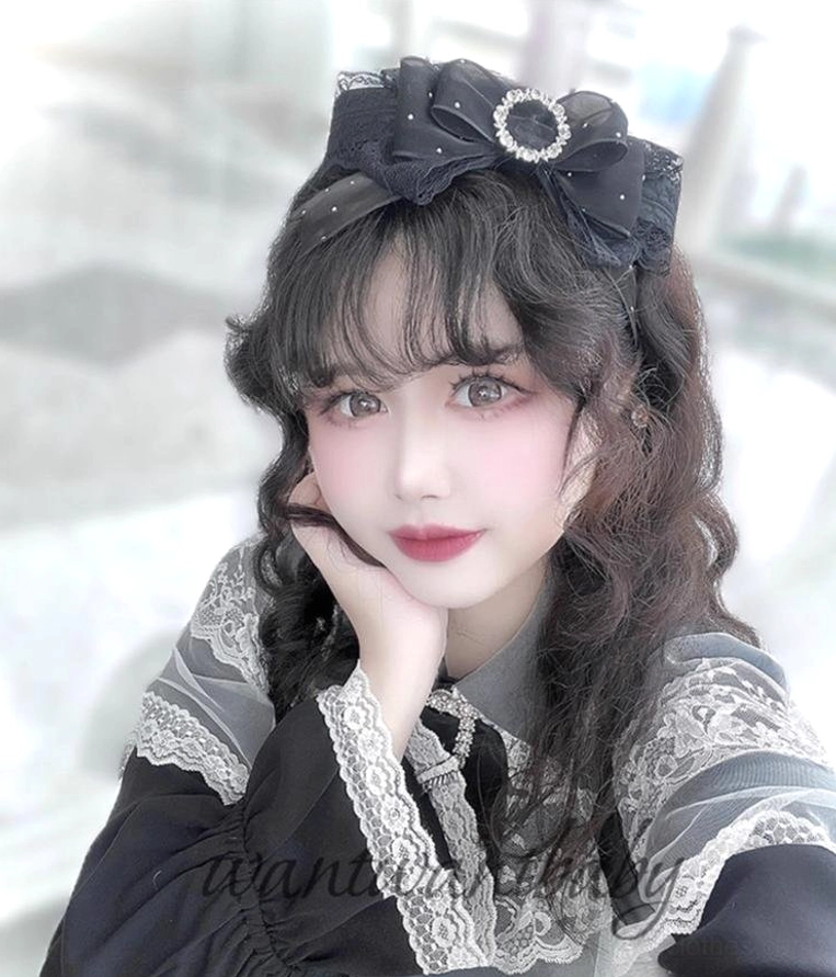 Black sheer rhinestone bow jirai kei headband with rhinestone buckle worn by real female lolita model in full outfit coordination