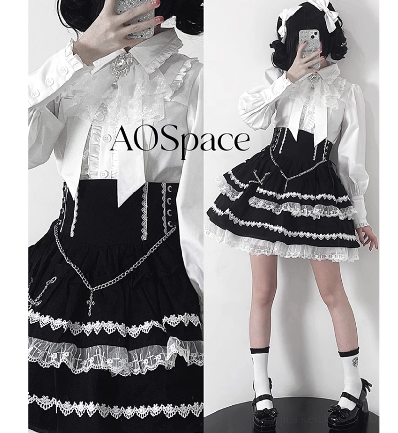 Black and white Jirai Kei puff skirt hem layered tulle lace trim edge detail view