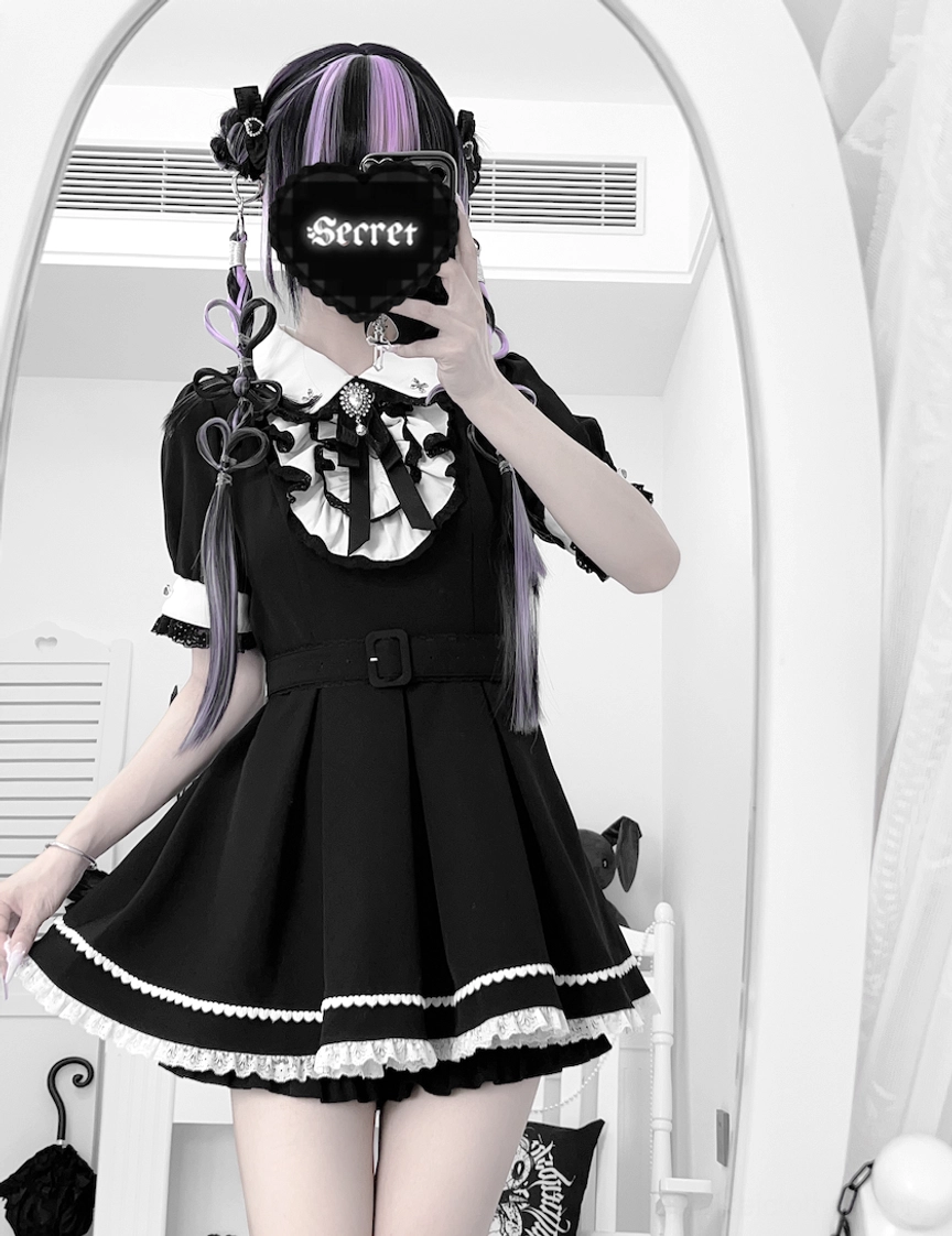 Black and white maid Jirai Kei dress with shorts pocket details and removable collar bow