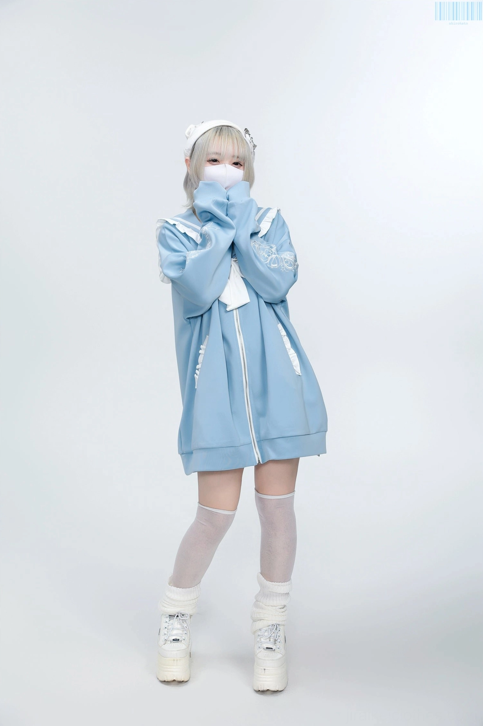 Blue-white Jirai Kei sailor collar embroidered jacket, white bow and heart zipper, alternative color combination showcase