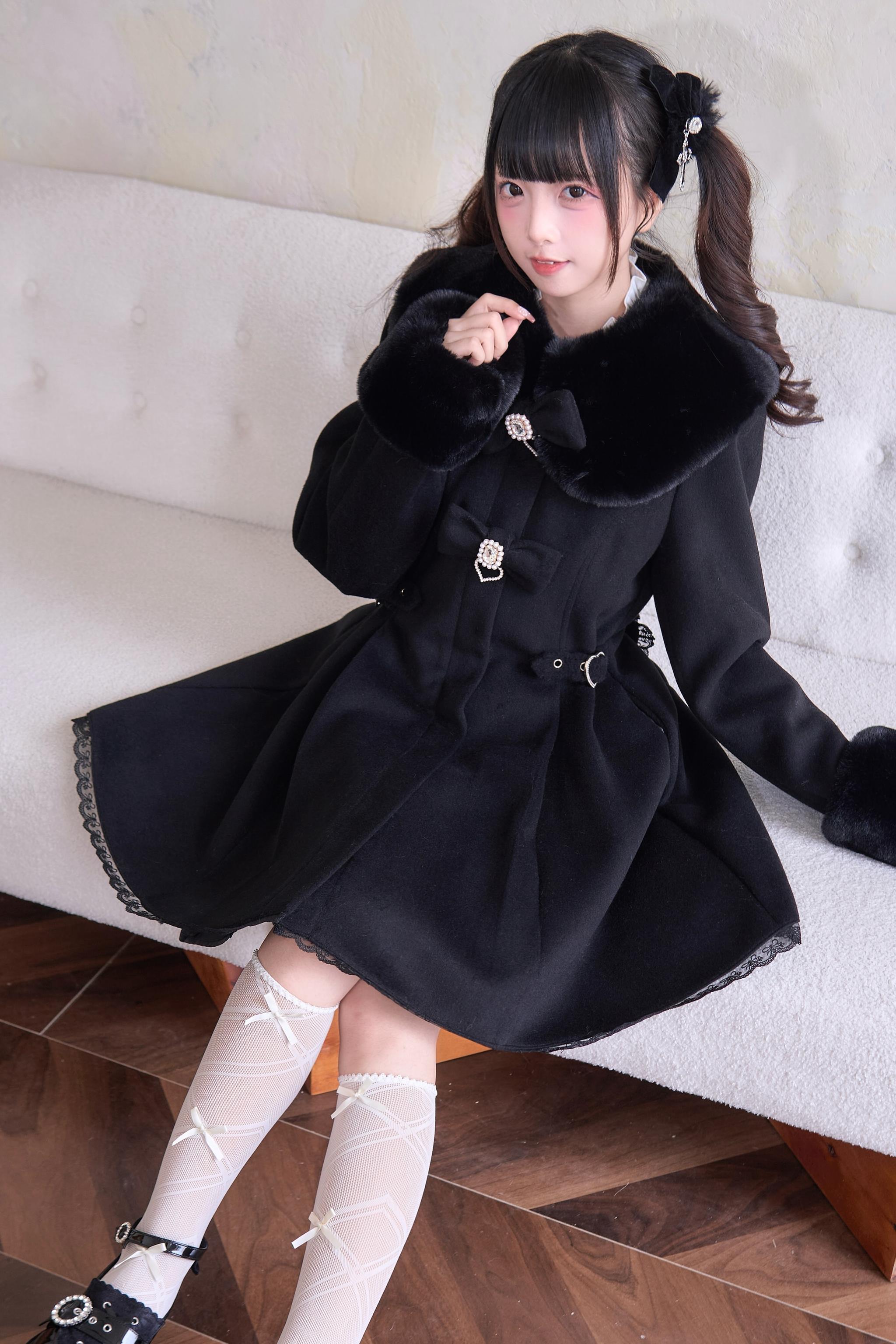 Black Jirai Kei Winter Coat Back Lace Frill Bow Architecture - Non-Removable Statement Piece Detail