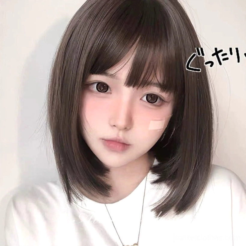 Cold brown Jirai Kei short bob wig front close-up on model wearing white top with Japanese aesthetic text overlay