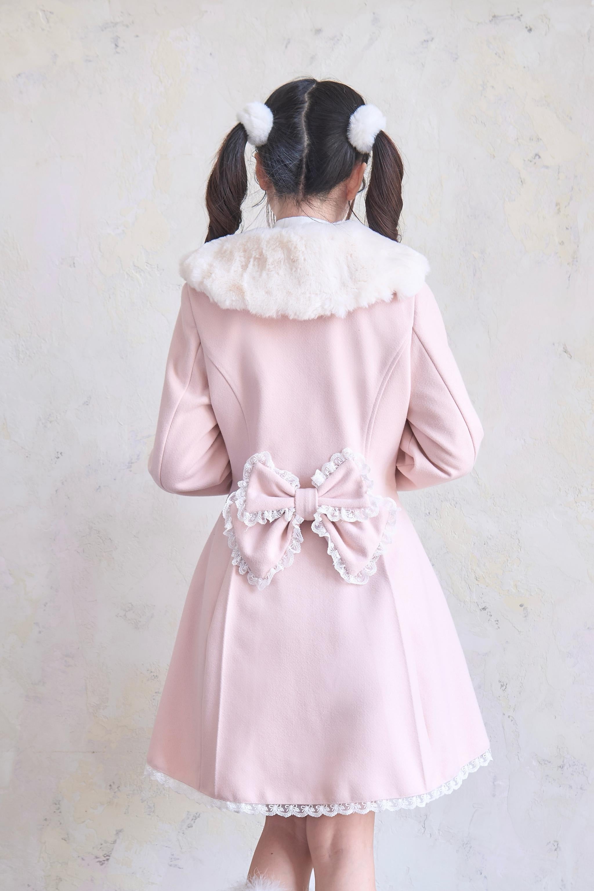 Jirai Kei Winter Coat Seasonal Styling Guide - Daywear Evening Transitional Layering Customization