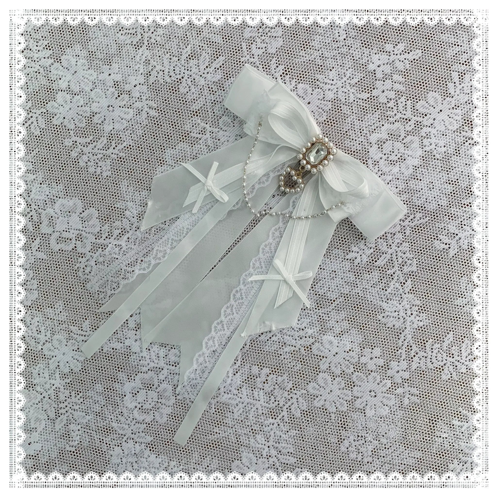 White detachable bow tie accessory for Jirai Kei bubble skirt, crystalline details and one-size fit styling with bubble skirt coordination