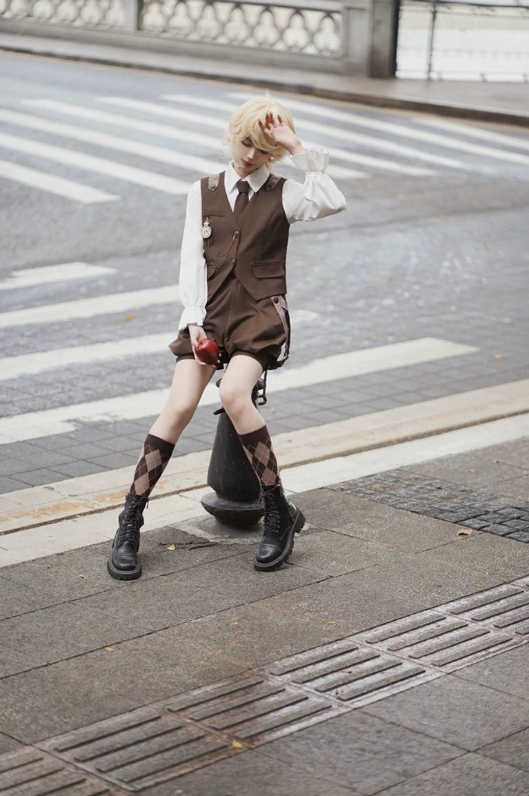 Detective Ouji Lolita complete set vintage brown aristocrat outfit featuring pocket watch motif, detachable chest patch, poet sleeves, functional pockets, and removable necktie styling options