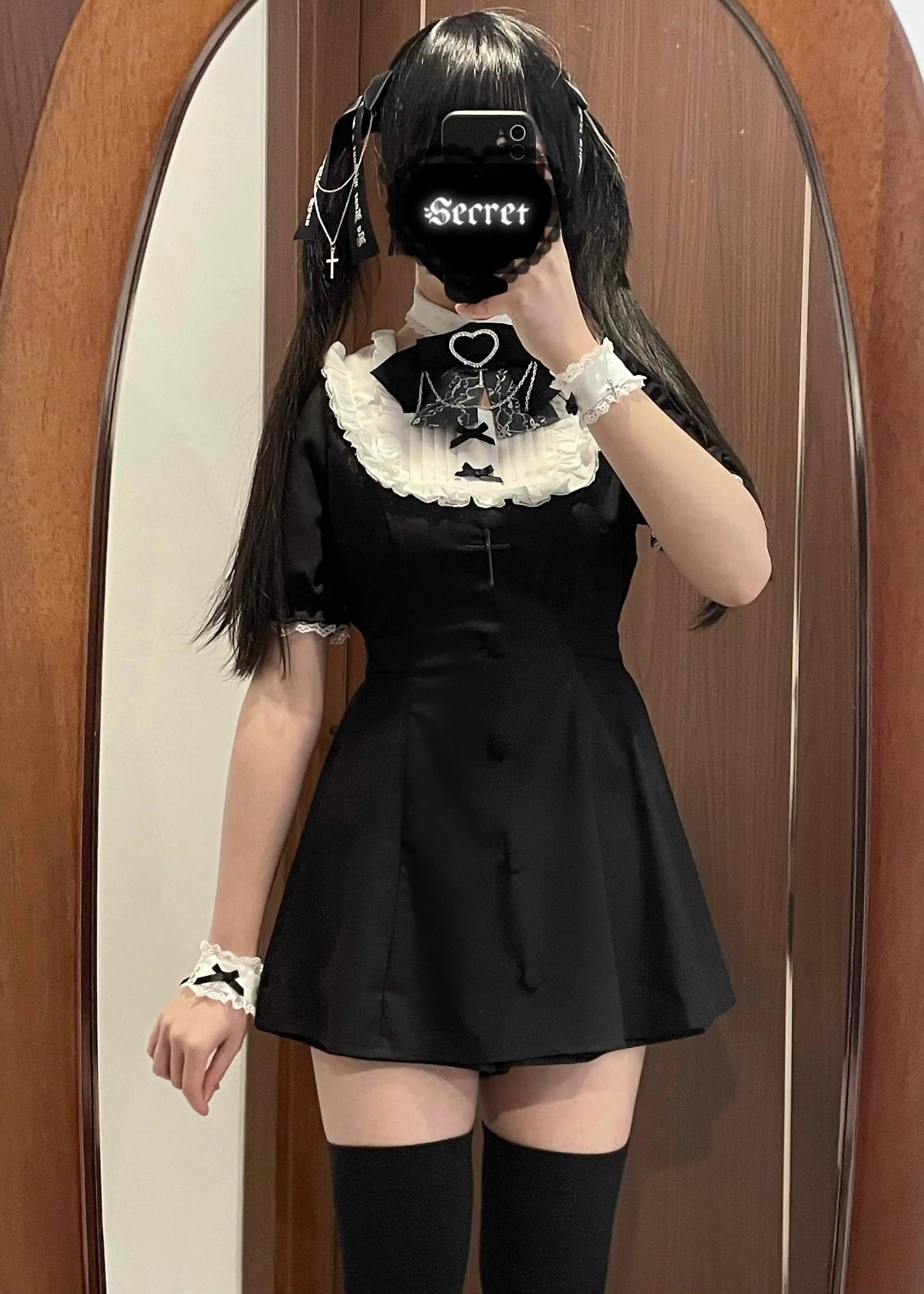 Black Jirai Kei dress set with bow tie ruffled collar front buttons and thigh-high stockings full outfit display