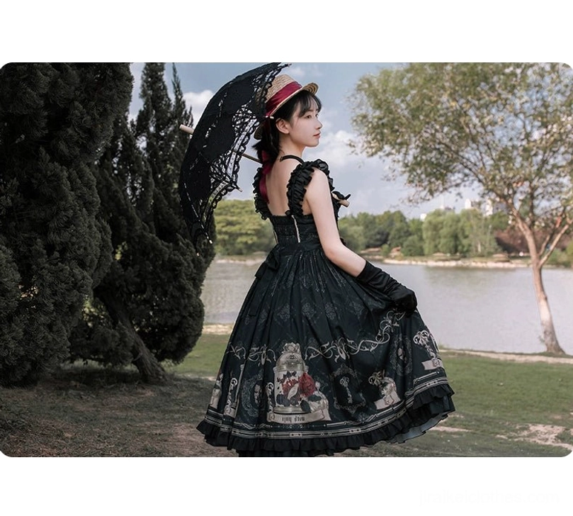 Black gothic lolita dress back view elastic pleating tie design accommodating fit