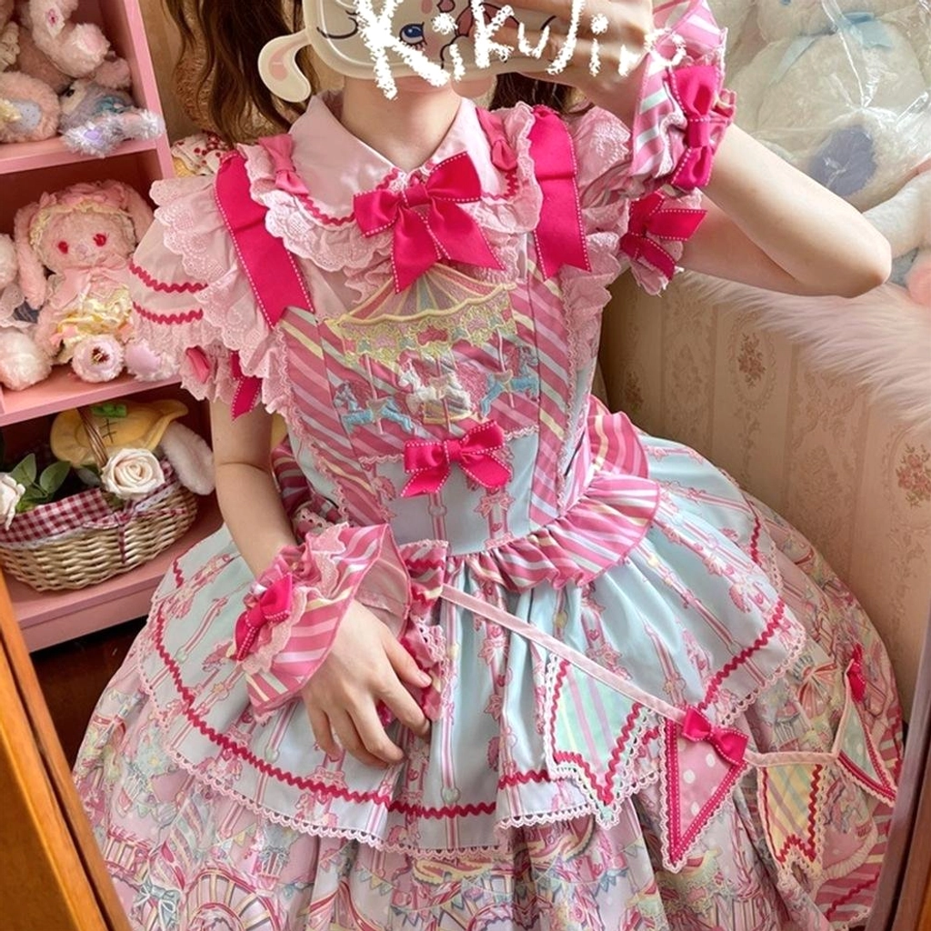 Hand sleeves accessory component for Jirai Kei sweet Lolita set offering styling flexibility and layering options