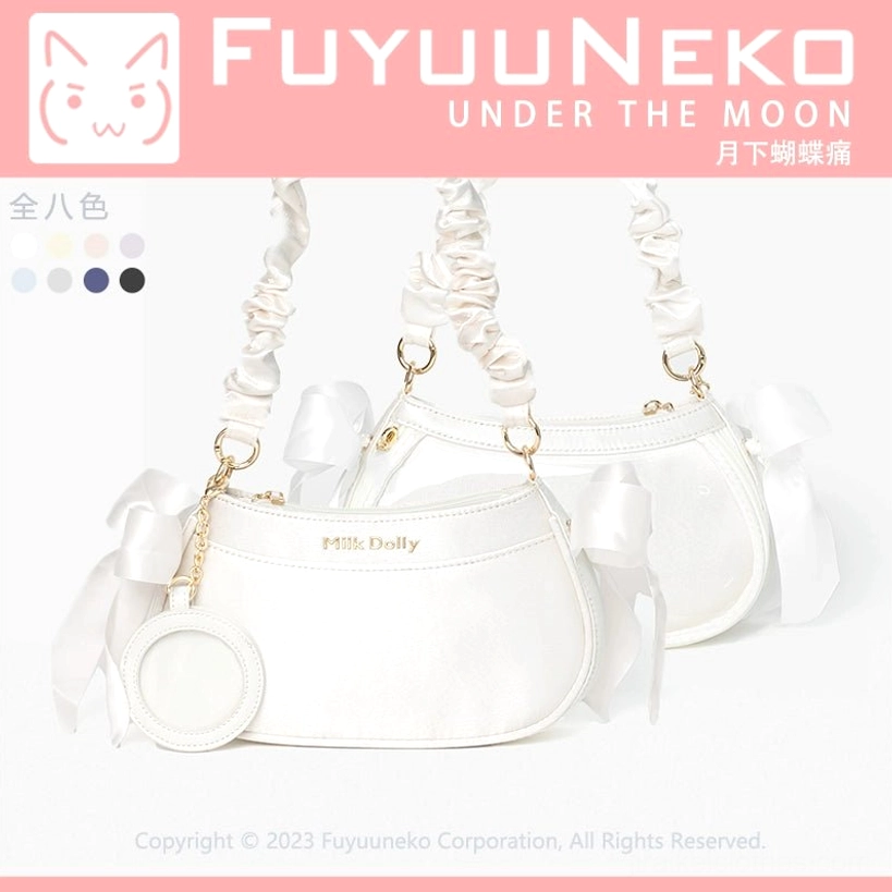Ita bag badge organization system showing PVC pinning board non-damaging display method, capacity options for various anime badge sizes and collector needs