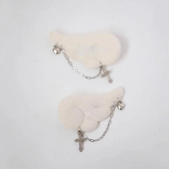 Angel wing Jirai Kei hair clip pair with minimalist wing silhouette and ethereal aesthetic, delicate design for everyday wear and matching sets