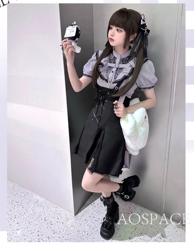 Jirai kei bi-color blouse and skirt ensemble full-body front view styling with platform accessories