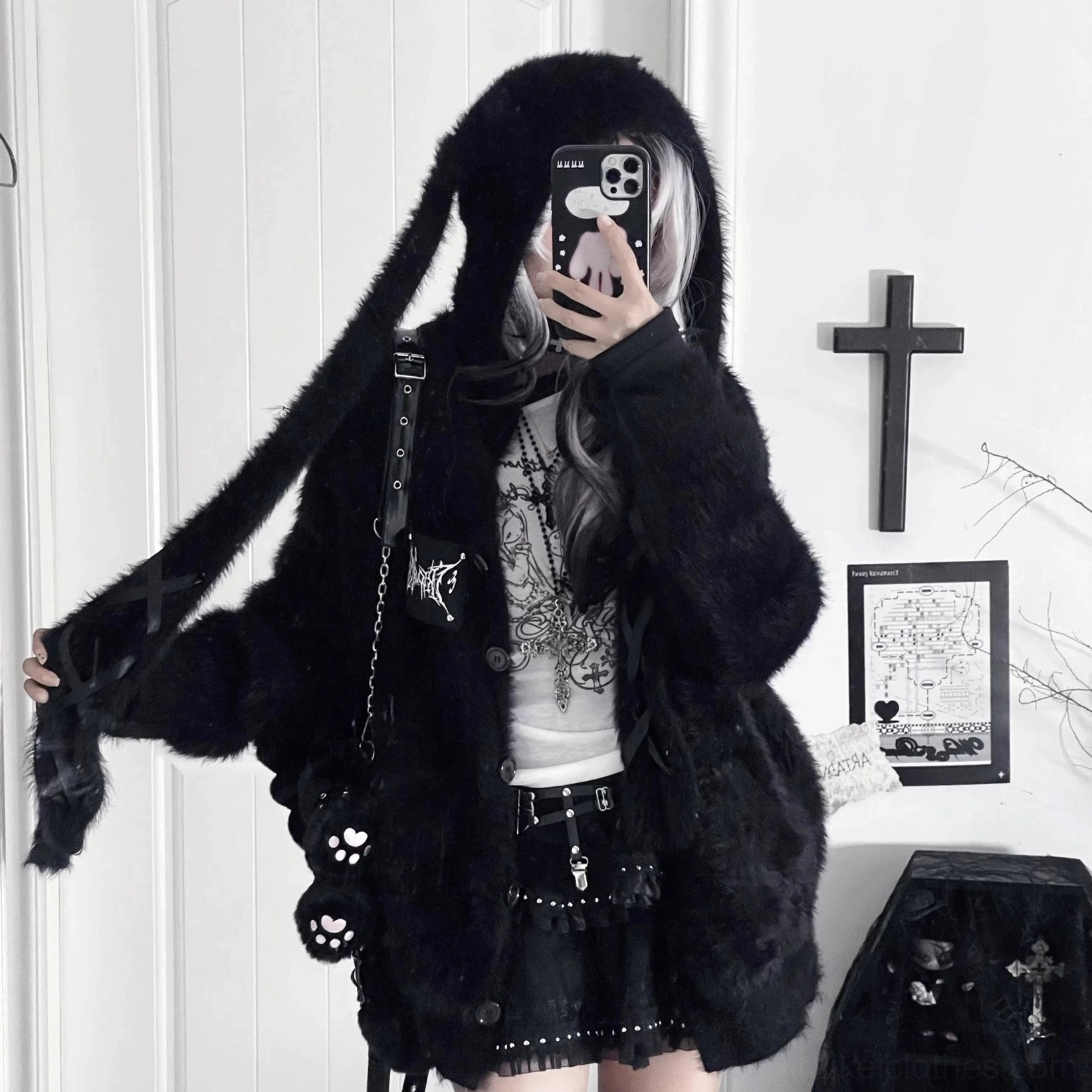 black fuzzy bunny ear hooded coat jirai kei fashion outfit punk gothic selfie view