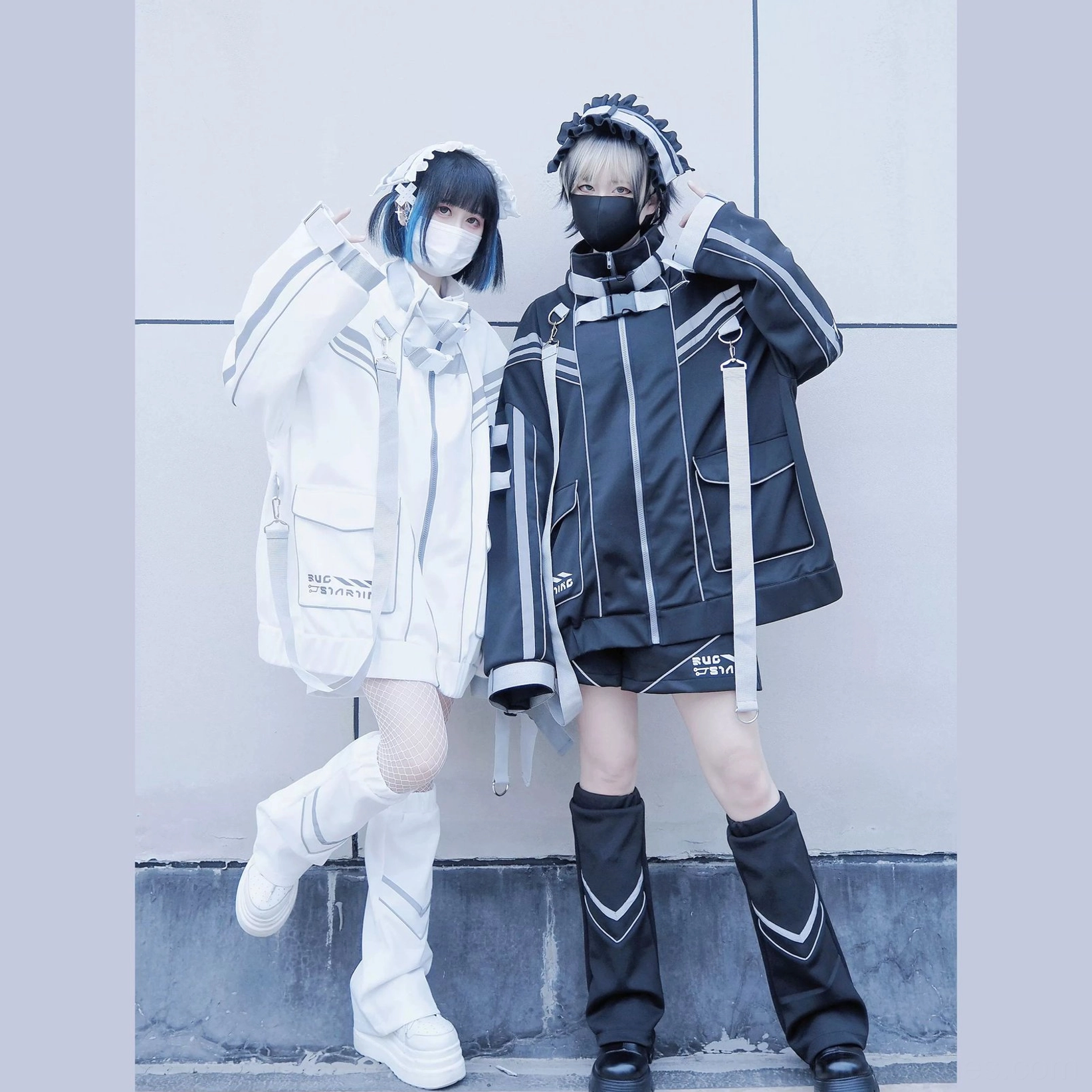 Jirai Kei black leg warmers texture detail oversized punk jacket techwear reflective stripes tactical fashion