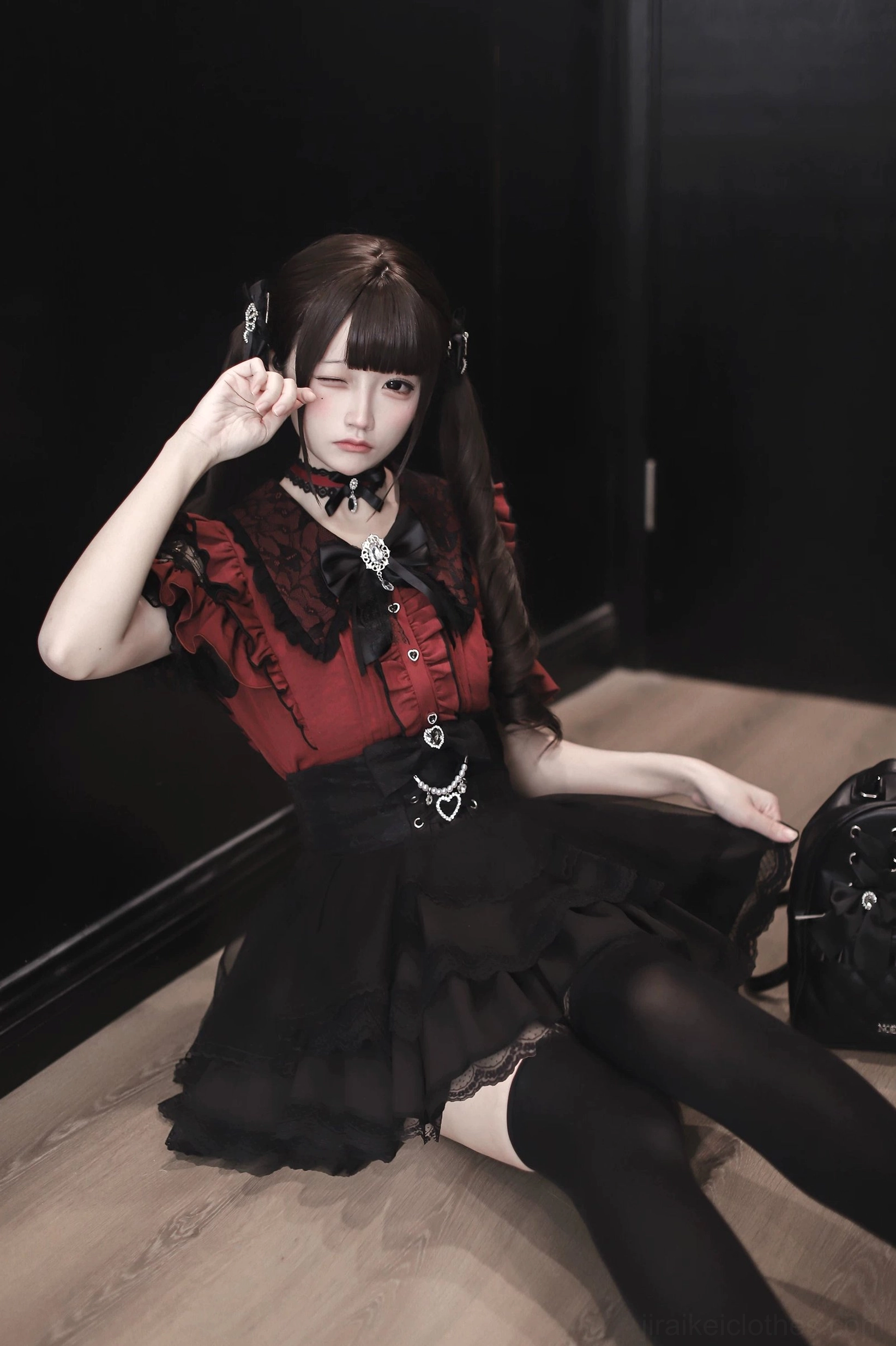Jirai Kei blouse heart-shaped button closure and front lace collar architectural design