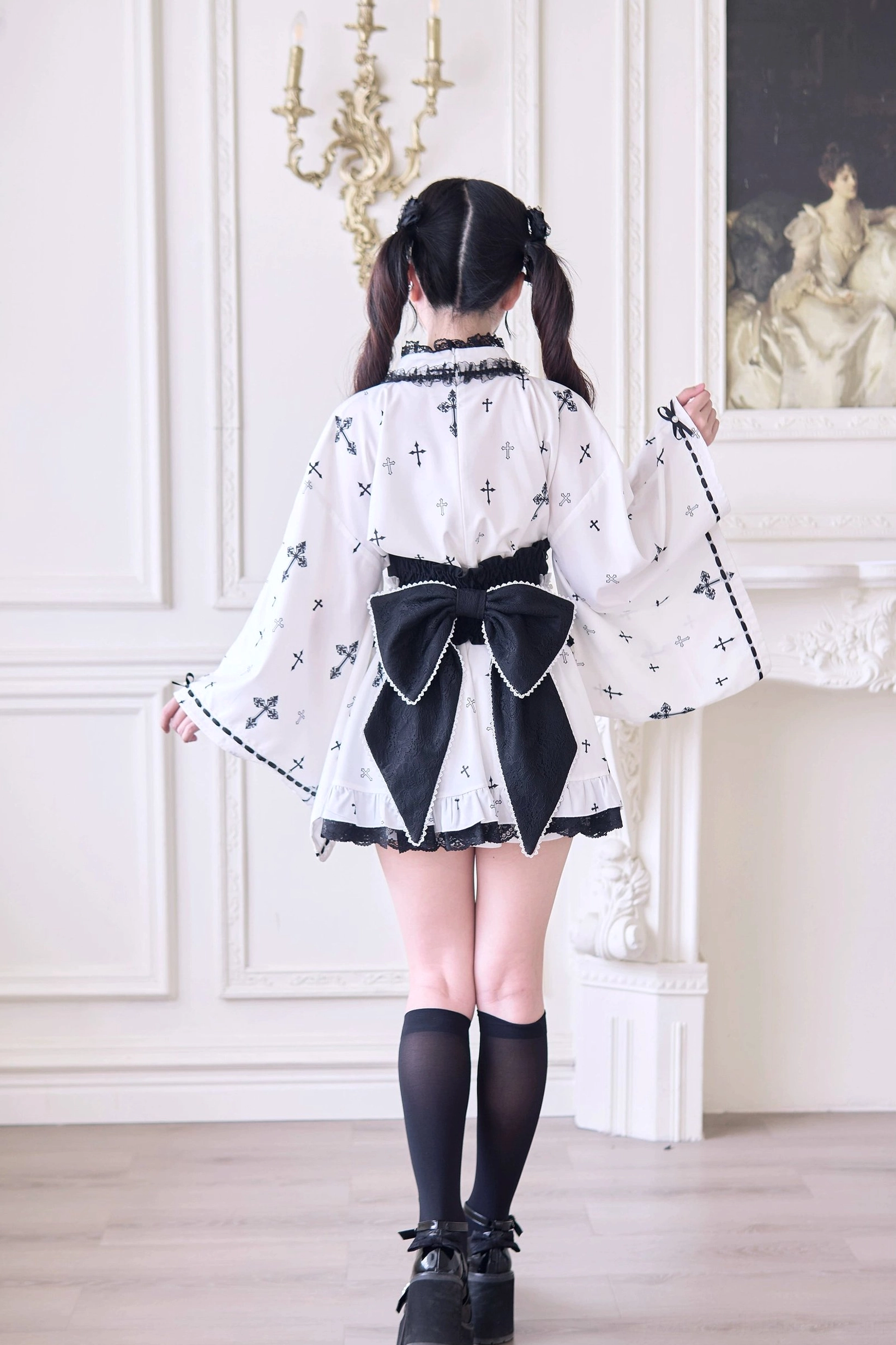 Jirai Kei kimono blouse neckline detail showing fixed structured design, black lace ruffled trim, and gothic-inspired aesthetic construction
