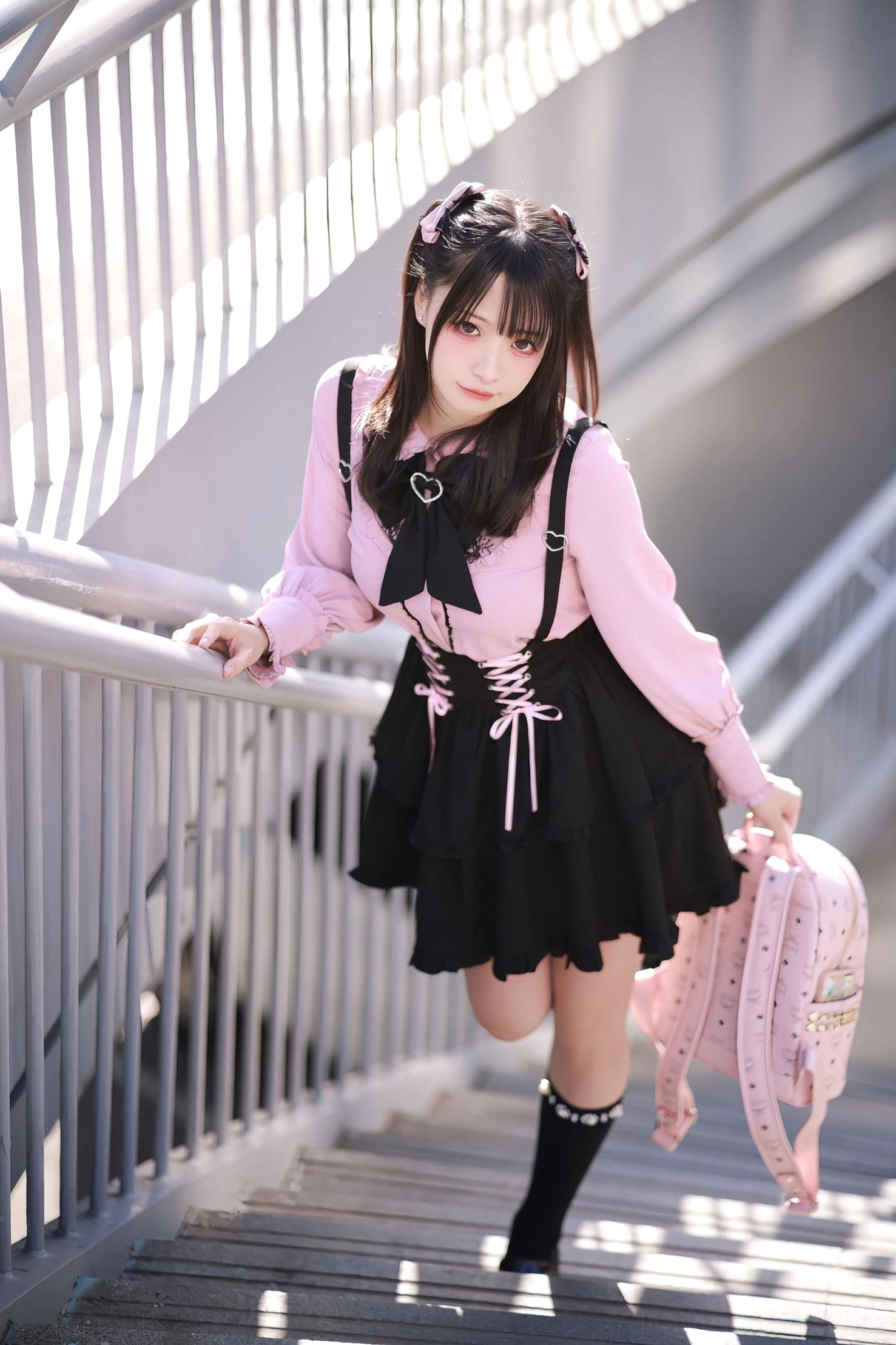 Jirai Kei fashion fit guide demonstrating Peter Pan collar blouse sleeve length options, blouse measurements, and suspender skirt adjustable fit for comfortable wear