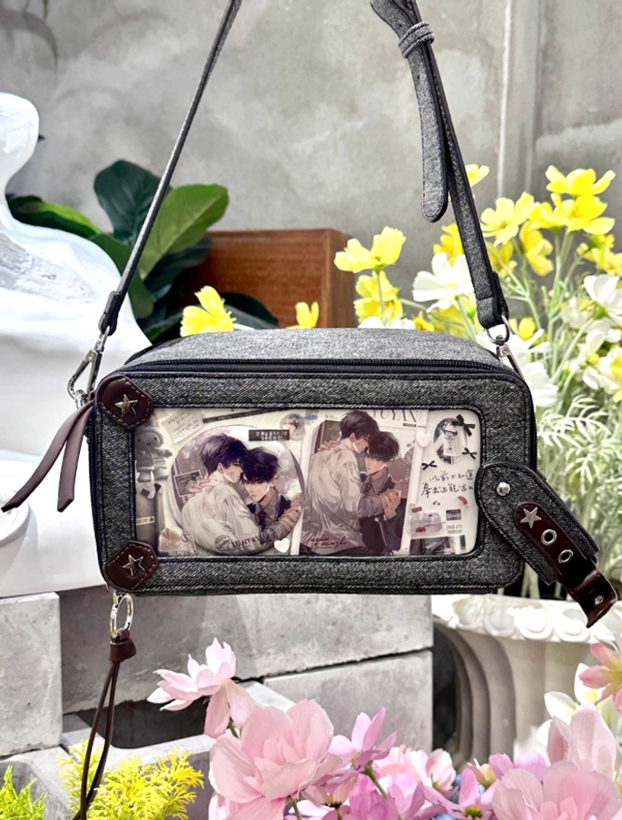 Jirai kei brick itabag comparison view showing before after collectible display transformation styling