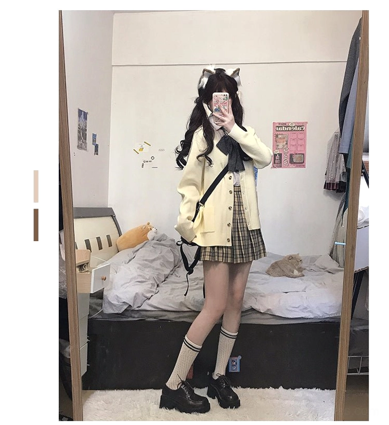 Jirai Kei milk tea brown cardigan café culture off-duty coordinate styling inspiration