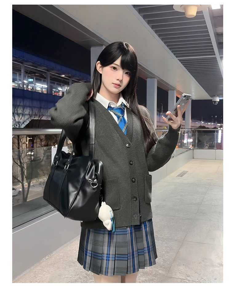 Jirai Kei cardigan accessories pairing jewelry bag footwear coordination ideas