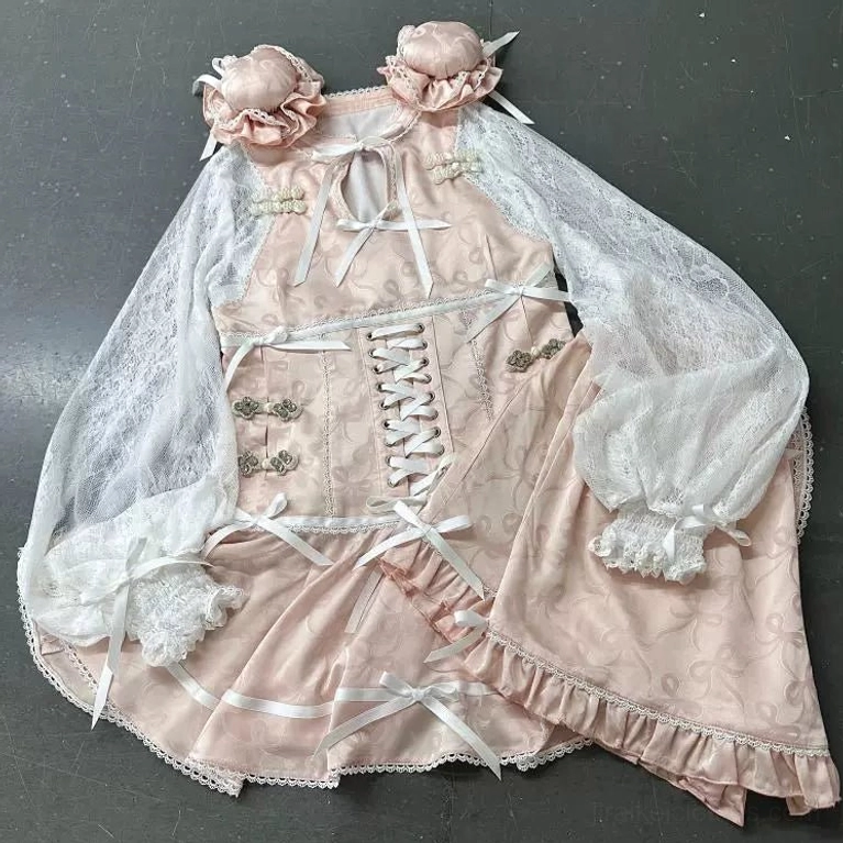 Jirai kei lace cheongsam shorts detail view ruffled hem bow decorative elements elastic waistband coordination with dress