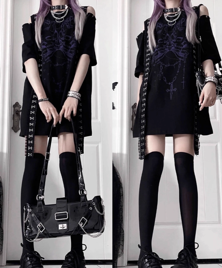 Jirai kei cold-shoulder skull print t-shirt size guide and fit information oversized relaxed silhouette