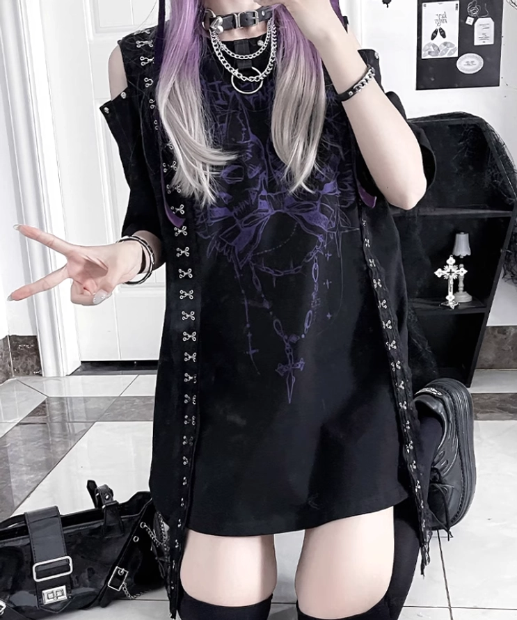 Jirai kei cold-shoulder cotton t-shirt styling guide accessories layering for gothic aesthetic