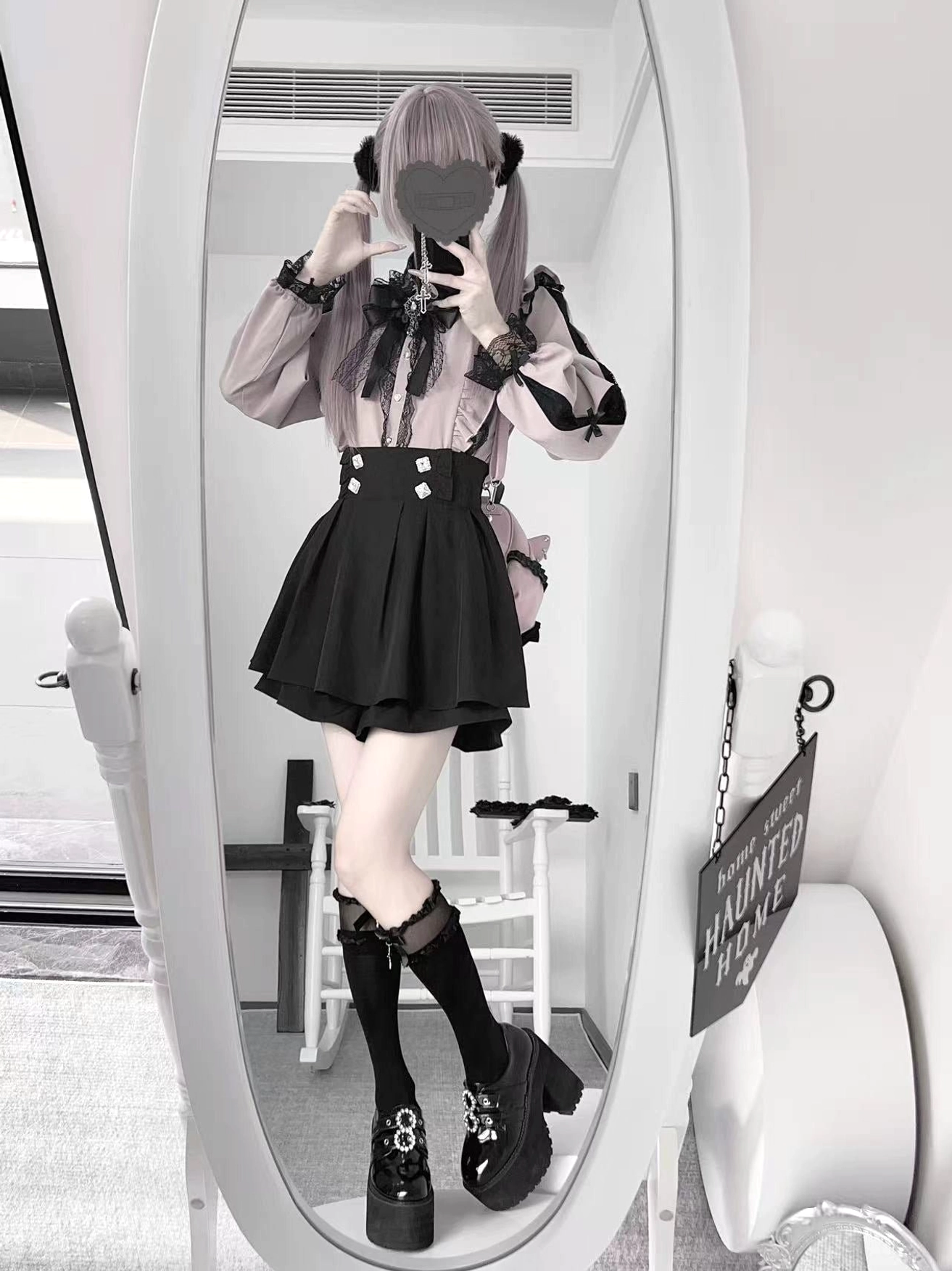 Jirai Kei full outfit mirror full-body view black high-waist pleated skirt pink lace blouse black platform shoes thigh-high socks complete aesthetic