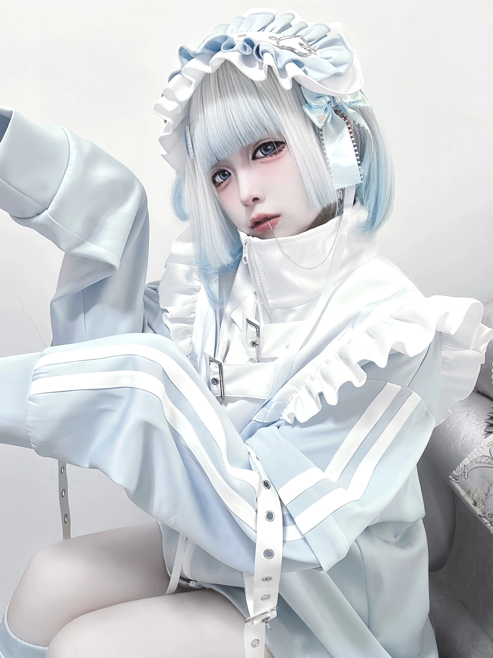 Jirai Kei detachable angel wings jacket removable sleeves Y2K Tenshi Kaiwai fashion oversized silhouette style detail
