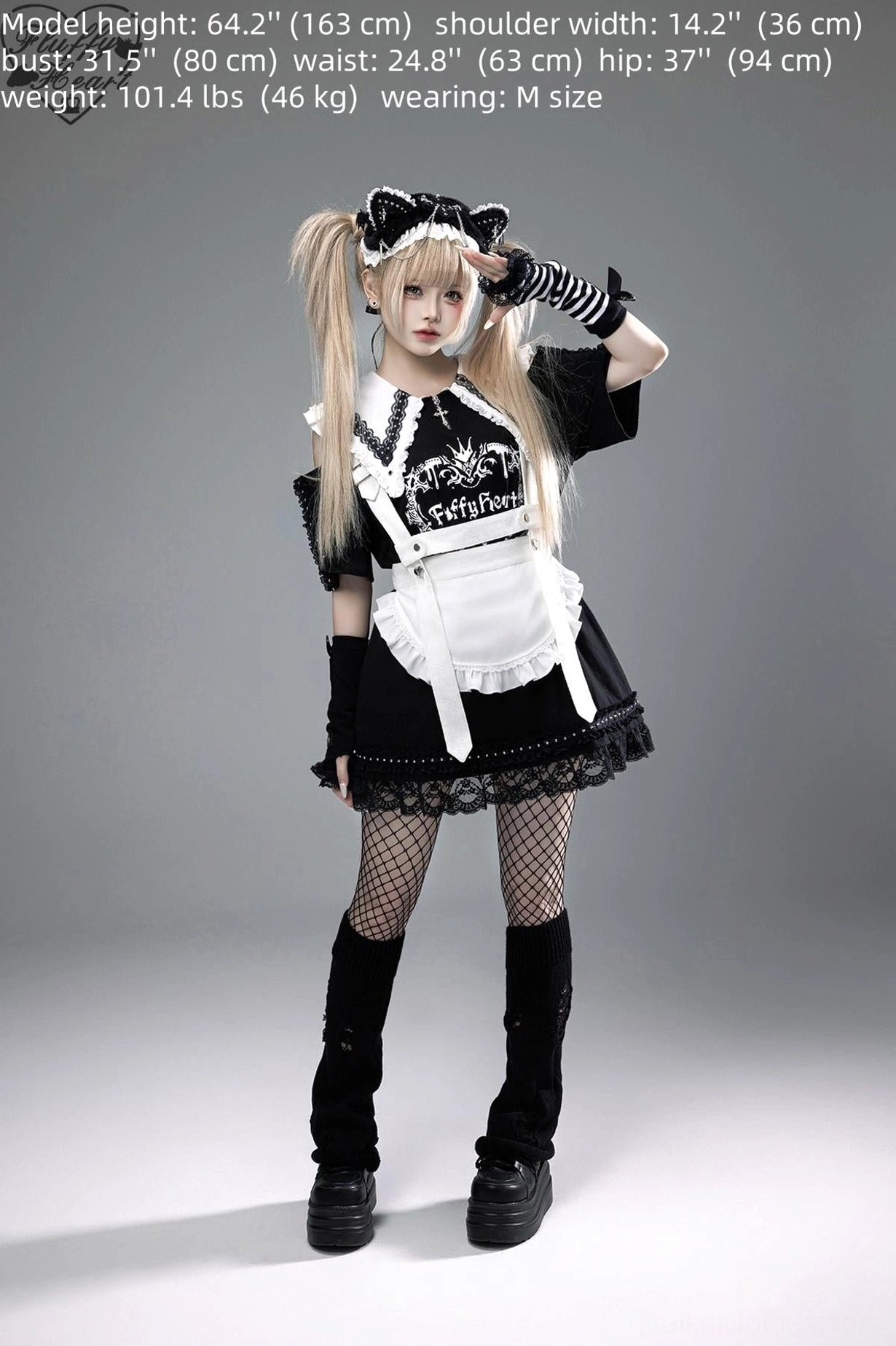Detachable suspender apron for Jirai Kei T-shirt dress in black with adjustable straps and alternative fashion styling