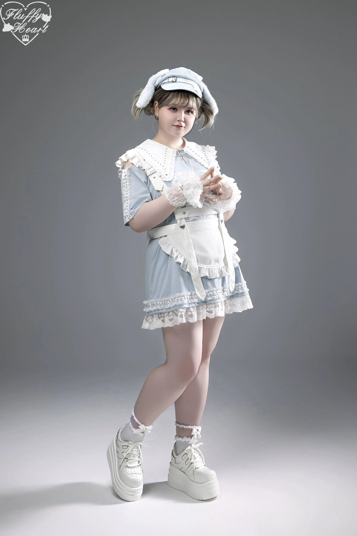 Jirai Kei dress apron coordination showing how detachable suspenders allow personalized placement and adjustable styling