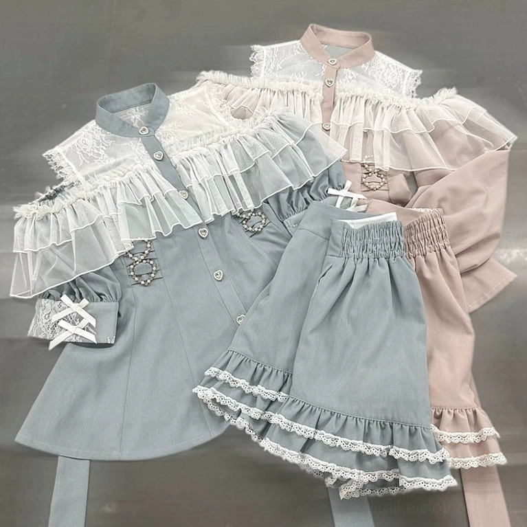 Jirai Kei off-shoulder cape dress complete styling demonstration with recommended accessories and footwear