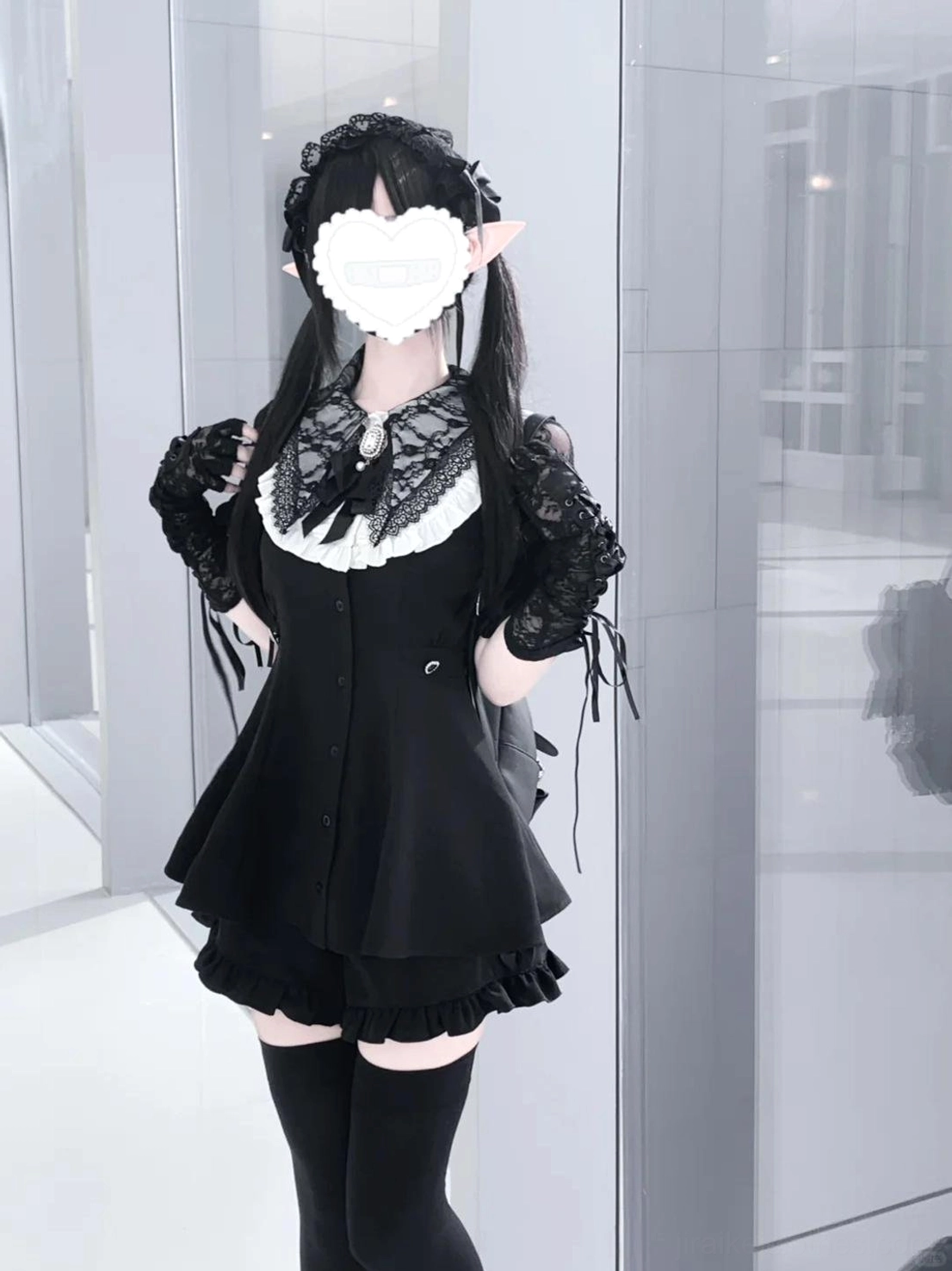 Jirai Kei dress set XXL size option worn by model showing generous fit and flattering silhouette for larger body types