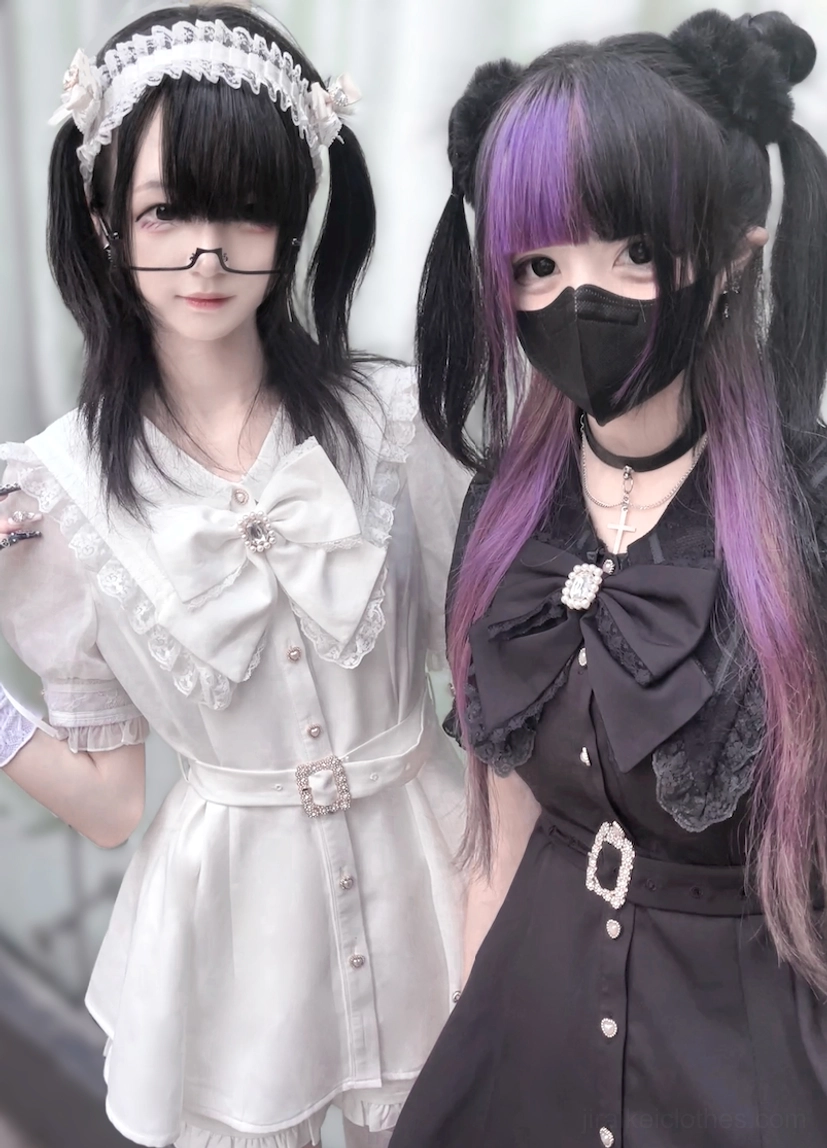 Jirai Kei style coordination guide thigh-high socks chain accessories bedroom aesthetic