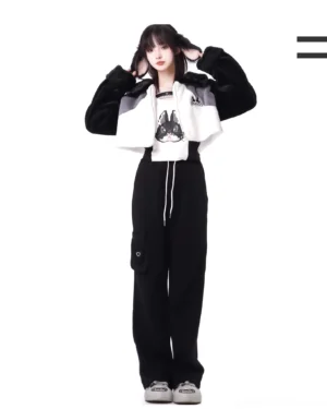 Jirai Kei cropped faux fur coat drawstring cargo pants color-block black white gray fuzzy fur collar sleeves female model full-body styling