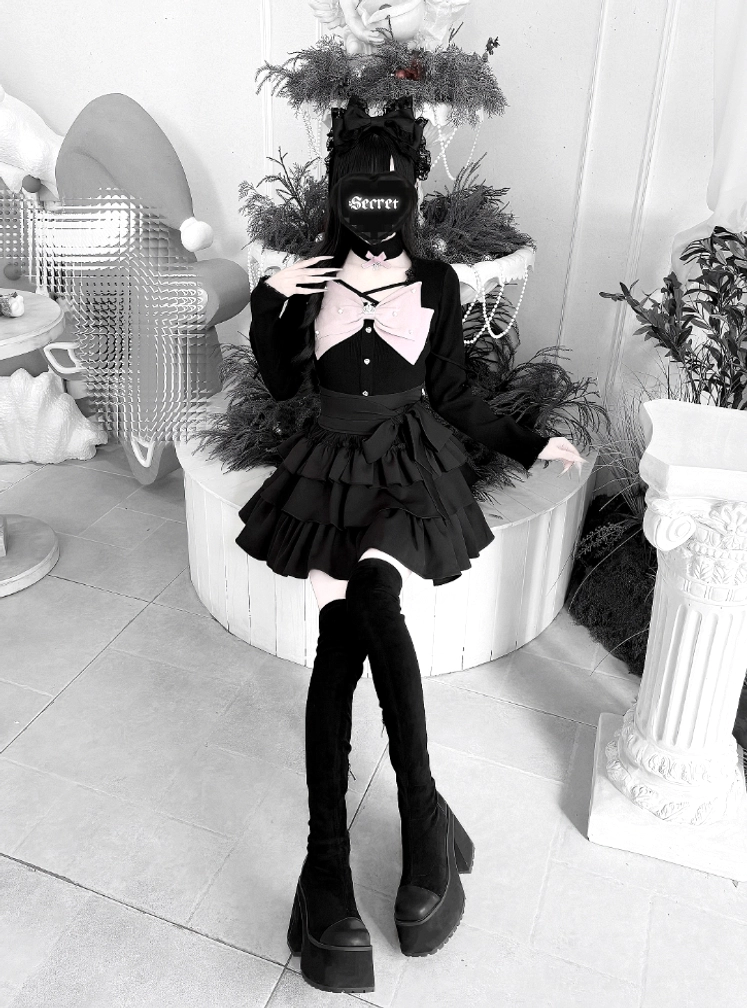 Full black Jirai Kei look on model complete outfit with thigh-high platform boots cat ear hairwear face mask layered ruffle skirt