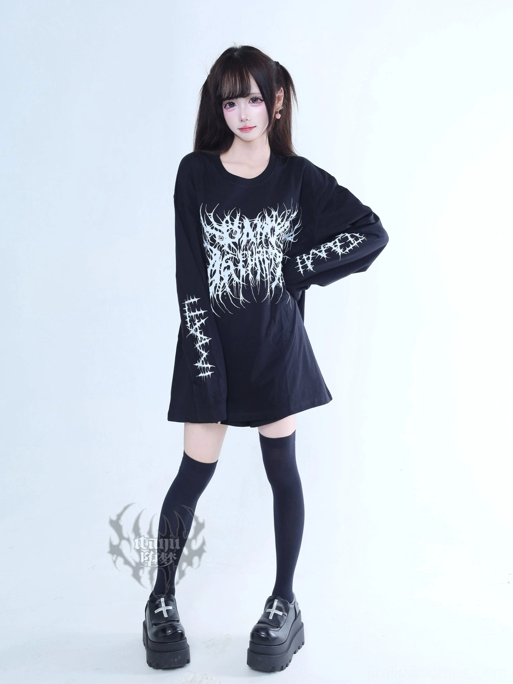 Jirai Kei oversized goth tee black white typography full body shot model platform shoes thigh-high socks front view