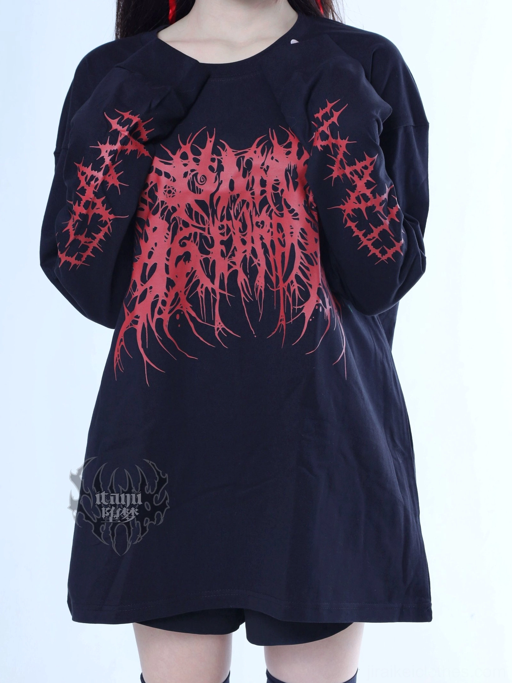Jirai Kei goth long-sleeve tee red brutal typography prints front cuffs black shorts partial body shot aesthetic