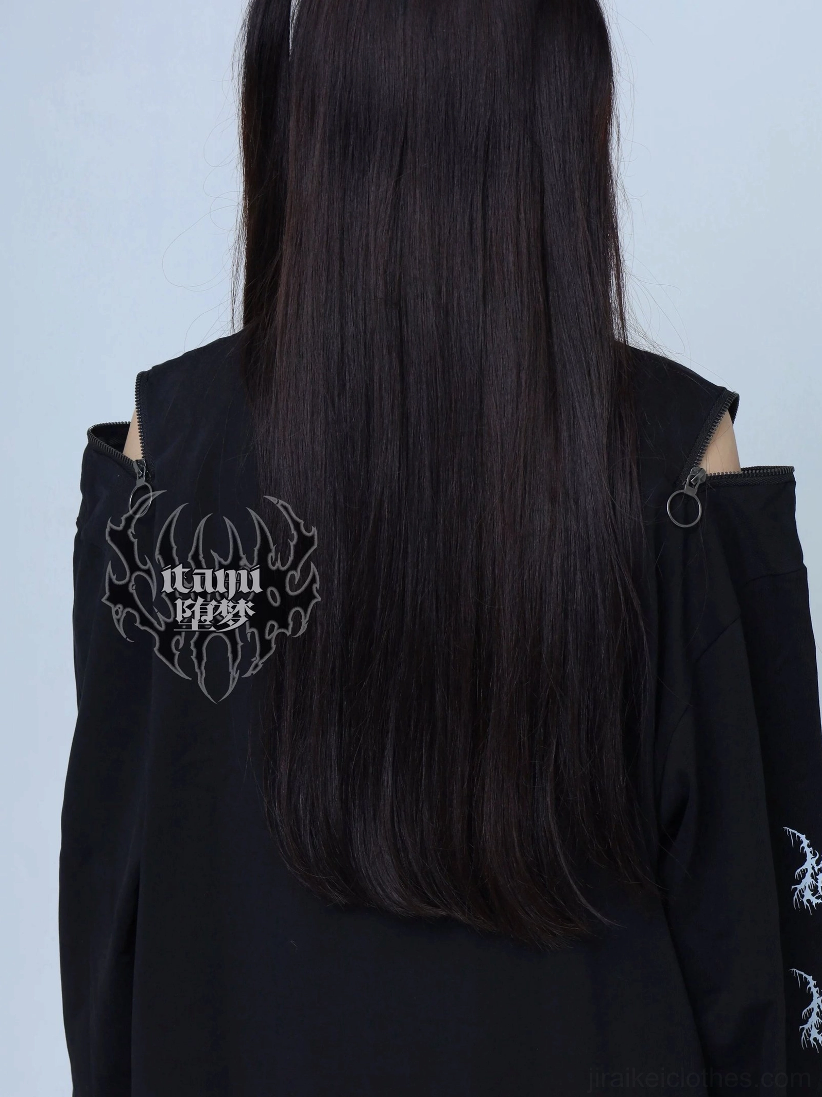Gothic cold-shoulder anime tee back view showing brand logo upper back shoulder ring hardware thorn sleeve prints