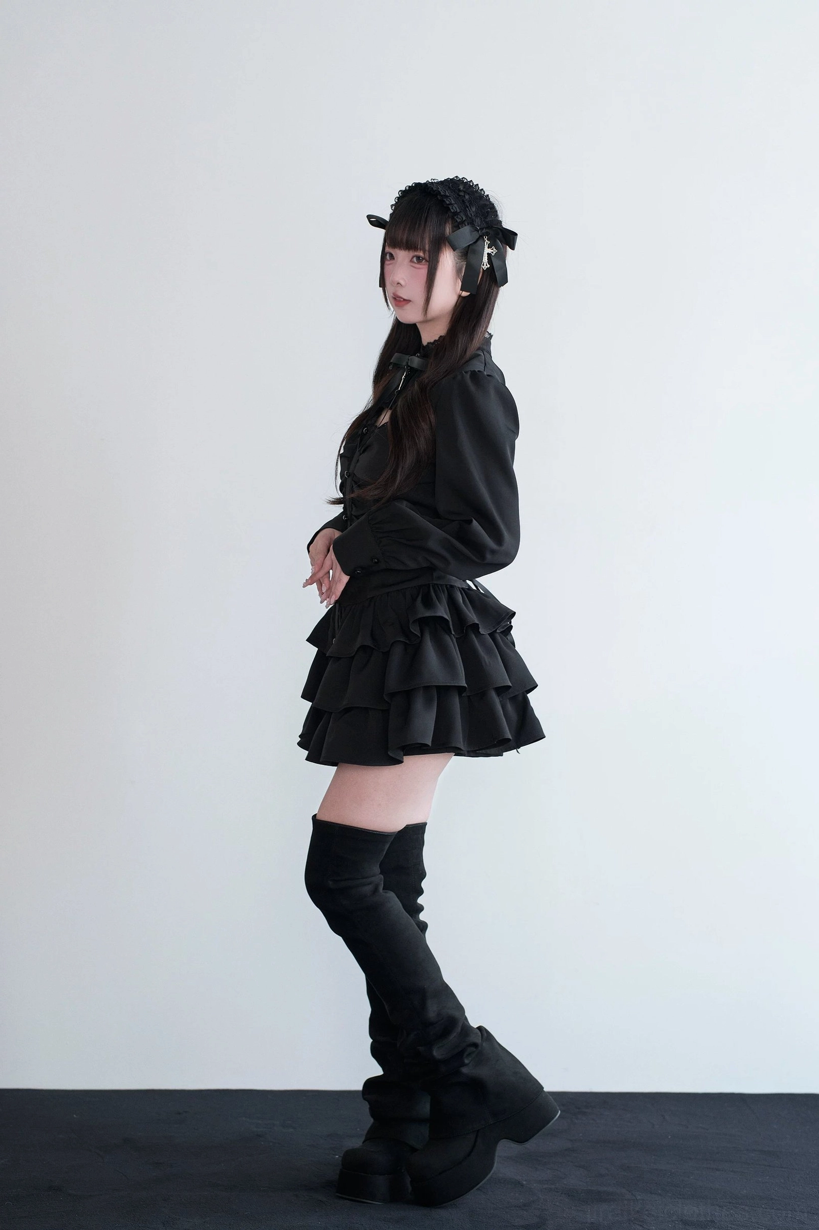 Detachable bow ribbon accessory for Jirai Kei lace-up gothic dress styling versatility