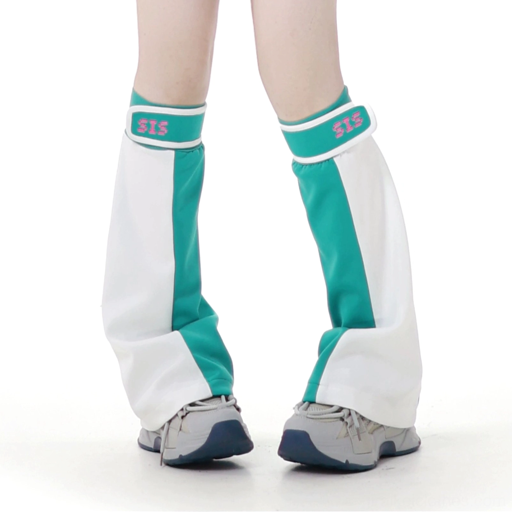Green and white Jirai Kei sporty leg warmer only free size color block calf wear detail